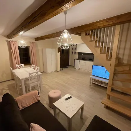 Dwie Lipy Wakacyjne Hébergement de vacances Zlatna