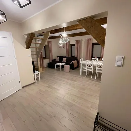 Dwie Lipy Wakacyjne Hébergement de vacances Zlatna